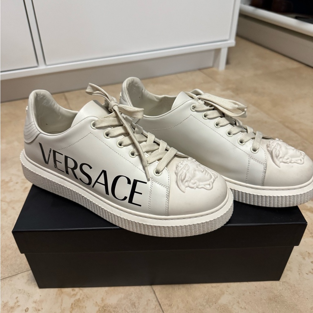 Versace Medusa Low Logo Sneakers